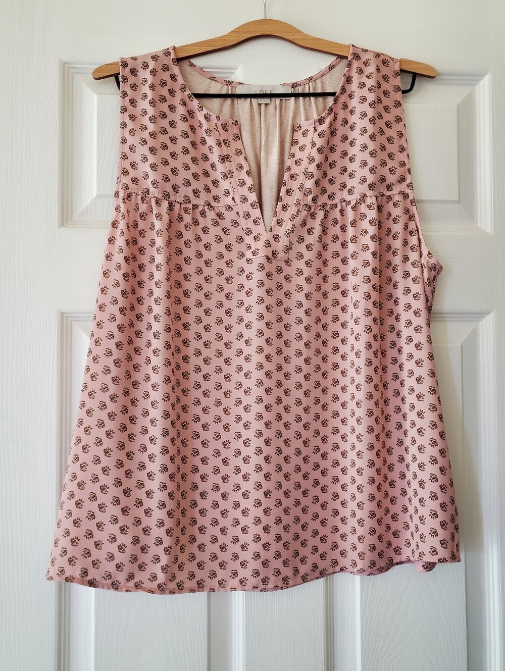 Loft Split Neck Tank-size Large
